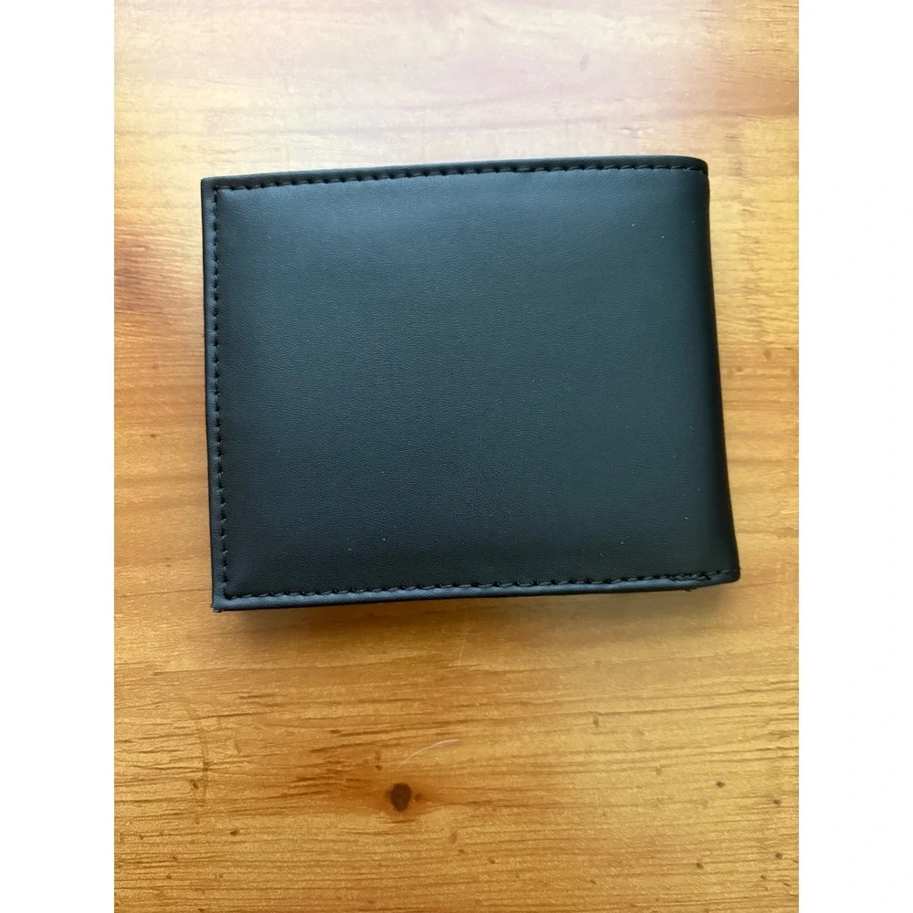 Boston Celtics Mens Bifold Wallet Black NBA Basketball Leprechaun Logo ID Window